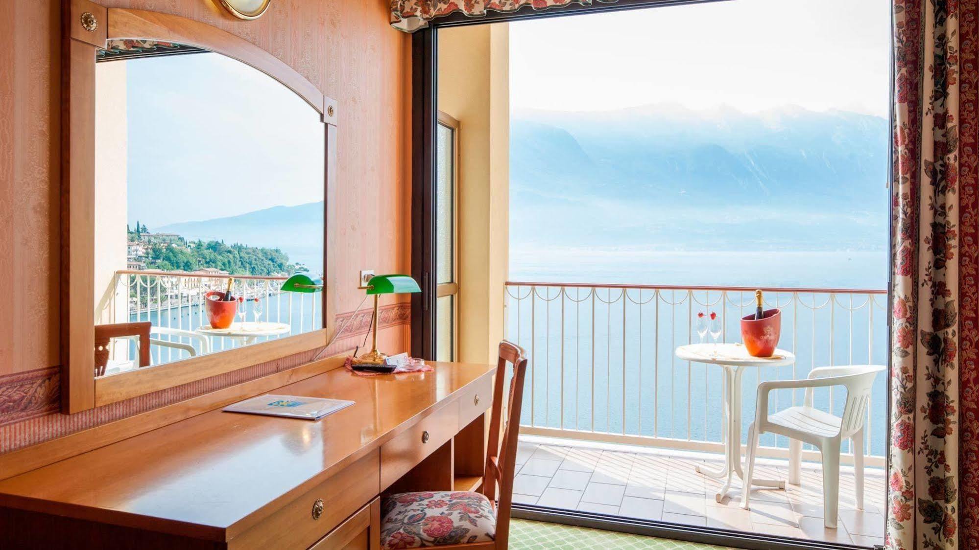 Hotel Splendid Palace Limone sul Garda Zewnętrze zdjęcie